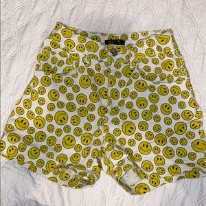 Delias smiley face jean whit shorts